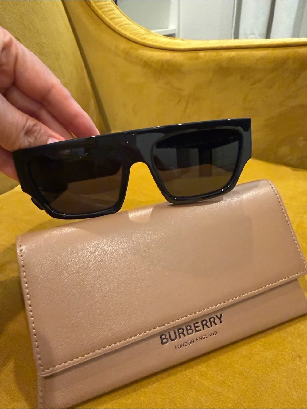 Burberry authentic micah